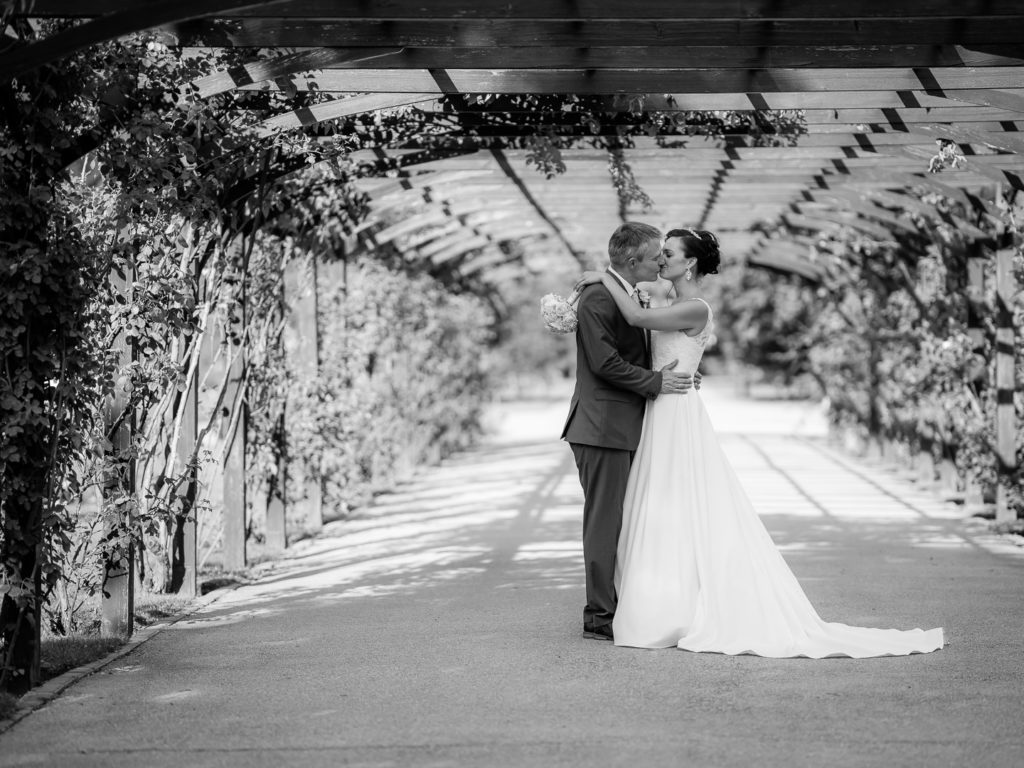 Brautpaarshooting, Hochzeitsfotograf Baden Schloss Weikersdorf, Thomas MAGYAR | Fotodesign