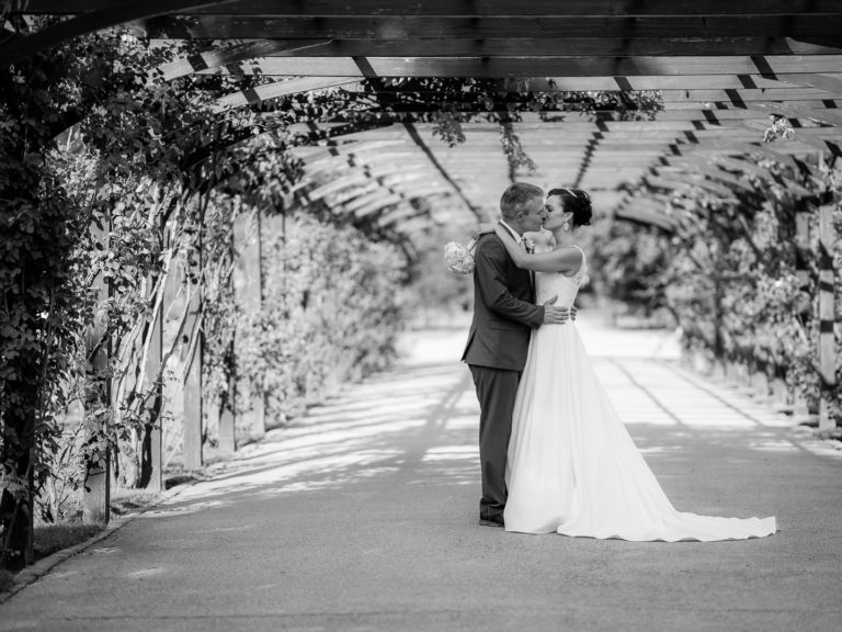 Brautpaarshooting, Hochzeitsfotograf Baden Schloss Weikersdorf, Thomas MAGYAR | Fotodesign